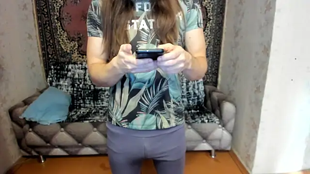 Snapshot of Marrymepls chatting on 03-19-25, 08:55 Marrymepls online show from 03-19-25, 08:55