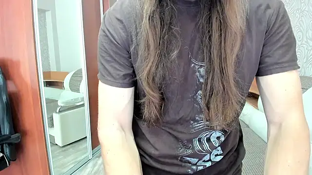 Snapshot of Marrymepls chatting on 09-20-25, 04:46 Marrymepls online show from 09-20-25, 04:46