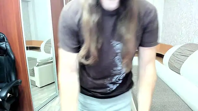 Snapshot of Marrymepls chatting on 09-20-25, 04:52 Marrymepls online show from 09-20-25, 04:52