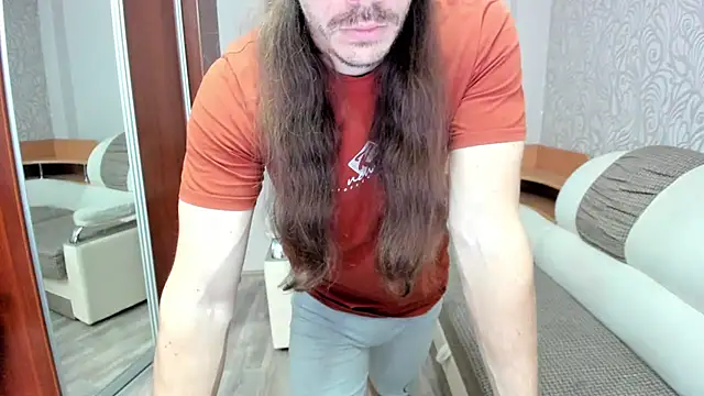 Snapshot of Marrymepls chatting on 10-27-25, 01:31 Marrymepls online show from 10-27-25, 01:31