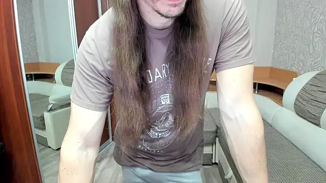 Snapshot of Marrymepls chatting on 10-31-25, 01:34 Marrymepls online show from 10-31-25, 01:34