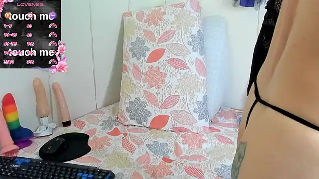 Snapshot of elise_mouris chatting on 11-14-25, 04:33 elise mouris online show from 11-14-25, 04:33