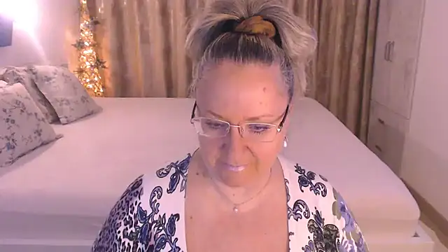 Raisshy online show from 11-27-25, 04:20