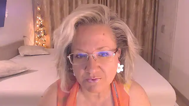 Snapshot of Raisshy chatting on 07-16-26, 01:55 Raisshy online show from 07-16-26, 01:55
