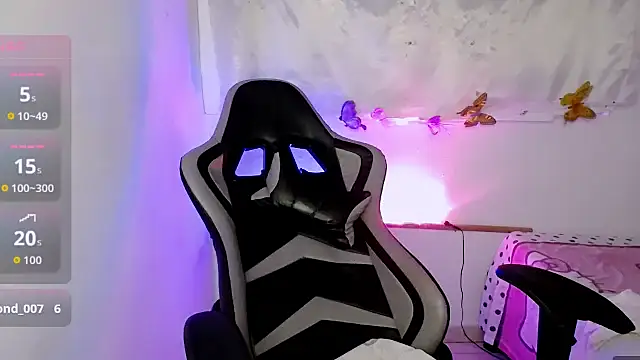 ninatiny online show from 11-18-25, 09:25