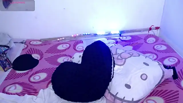 ninatiny online show from 04-07-26, 11:54