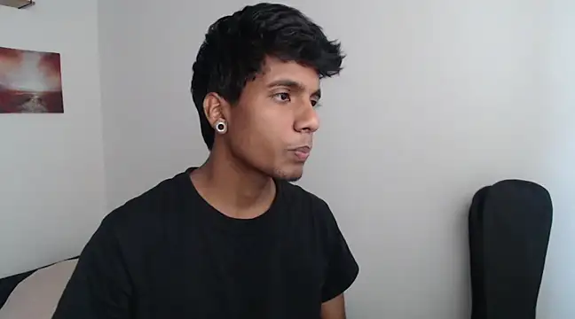 Snapshot of stevenosori chatting on 02-14-25, 02:02 stevenosori online show from 02-14-25, 02:02