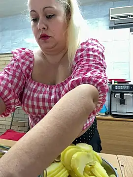 Snapshot of SabinaSweety chatting on 01-21-25, 12:29 SabinaSweety online show from 01-21-25, 12:29