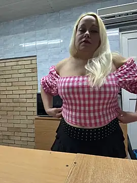 Snapshot of SabinaSweety chatting on 02-27-25, 03:48 SabinaSweety online show from 02-27-25, 03:48