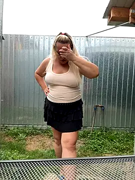 Snapshot of SabinaSweety chatting on 09-24-25, 03:15 SabinaSweety online show from 09-24-25, 03:15