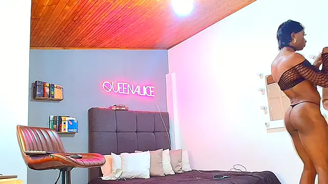 queenaliice online show from 02-09-26, 07:18