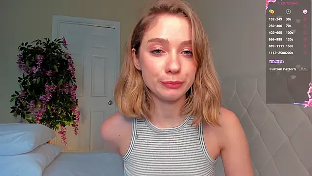 Snapshot of BabyEllen chatting on 02-22-25, 08:20 BabyEllen online show from 02-22-25, 08:20