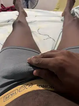 Snapshot of elnegro_696 chatting on 10-16-25, 04:24 elnegro 696 online show from 10-16-25, 04:24