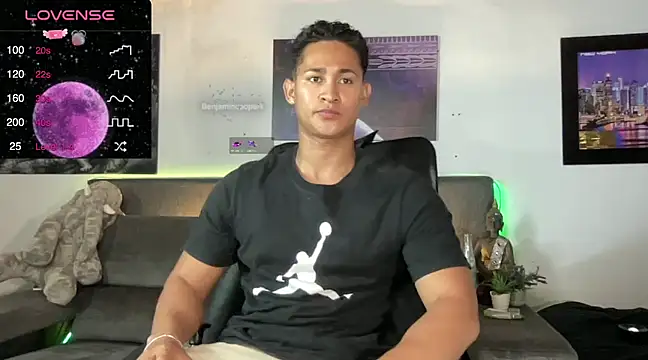 Snapshot of BenjaminCooperk chatting on 03-21-25, 05:11 BenjaminCooperk online show from 03-21-25, 05:11
