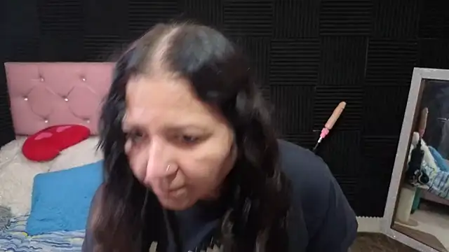 katifoxx online show from 04-12-26, 04:56