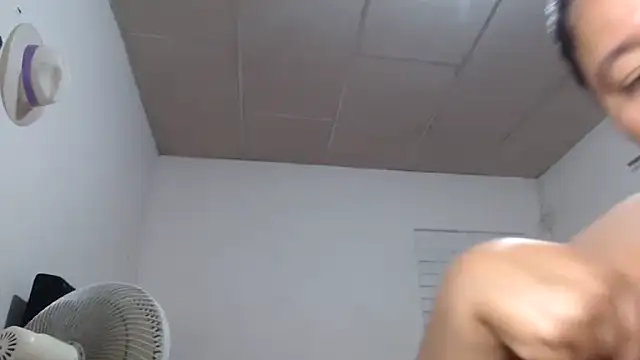 adrixxx38 online show from 12-03-25, 01:13