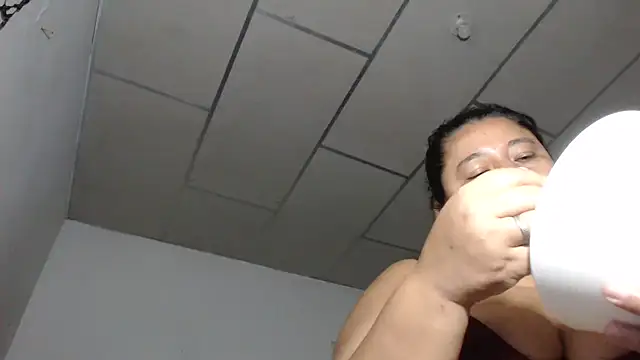 adrixxx38 online show from 03-11-26, 05:02