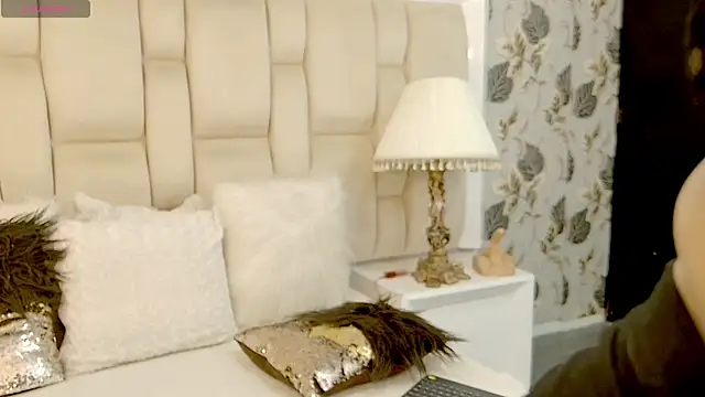 Snapshot of zarahdivousi chatting on 09-25-25, 03:38 zarahdivousi online show from 09-25-25, 03:38