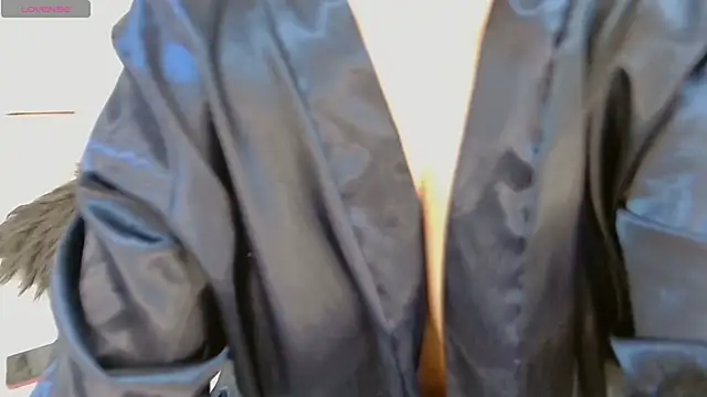 Snapshot of zarahdivousi chatting on 11-22-25, 12:37 zarahdivousi online show from 11-22-25, 12:37