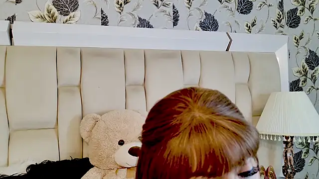 Snapshot of zarahdivousi chatting on 05-27-26, 02:36 zarahdivousi online show from 05-27-26, 02:36
