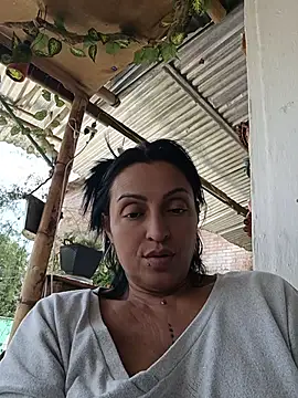 Snapshot of zullyxhot chatting on 06-11-26, 05:22 zullyxhot online show from 06-11-26, 05:22