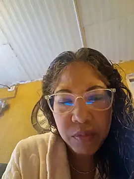 mila38 online show from 11-18-25, 09:47