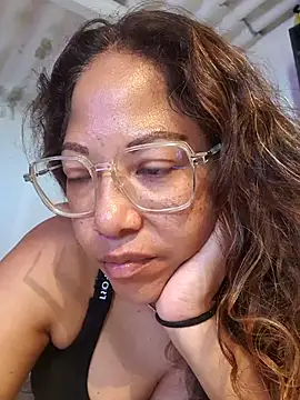 Snapshot of mila38 chatting on 07-11-26, 05:37 mila38 online show from 07-11-26, 05:37