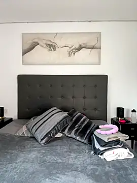 Clara-xoxo online show from 11-10-25, 02:05