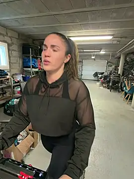 Clara-xoxo online show from 01-13-26, 09:36