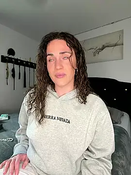 Clara-xoxo online show from 01-18-26, 01:59