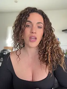 Clara-xoxo online show from 03-12-26, 09:04