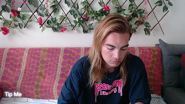 Jack Emily1 online show from 12-16-25, 04:45