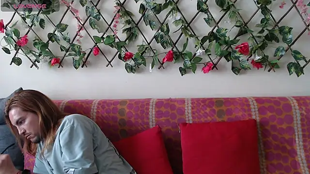 Snapshot of Jack_Emily1 chatting on 04-28-26, 07:52 Jack Emily1 online show from 04-28-26, 07:52