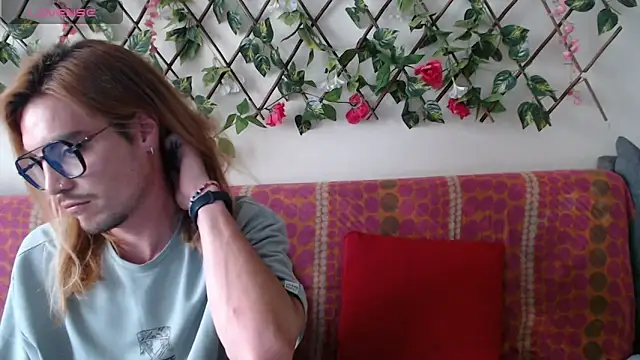 Snapshot of Jack_Emily1 chatting on 05-29-26, 08:29 Jack Emily1 online show from 05-29-26, 08:29