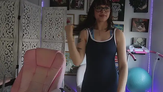 Snapshot of makiyahbelle chatting on 06-16-26, 04:26 makiyahbelle online show from 06-16-26, 04:26