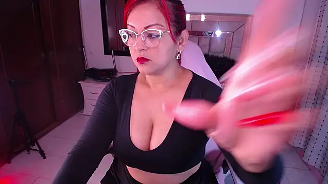 salomecastro  online show from 02-07-25, 02:08