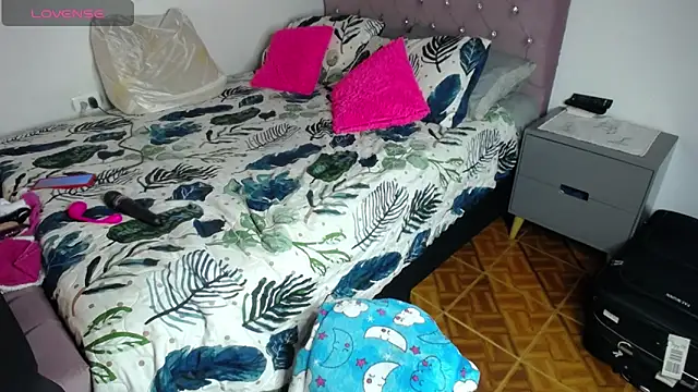 Snapshot of cristin_doll_ chatting on 01-17-25, 09:17 cristin doll online show from 01-17-25, 09:17