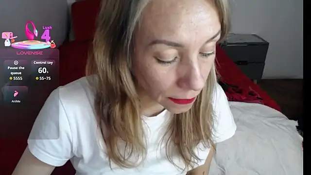 Snapshot of cristin_doll_ chatting on 11-18-25, 04:11 cristin doll online show from 11-18-25, 04:11