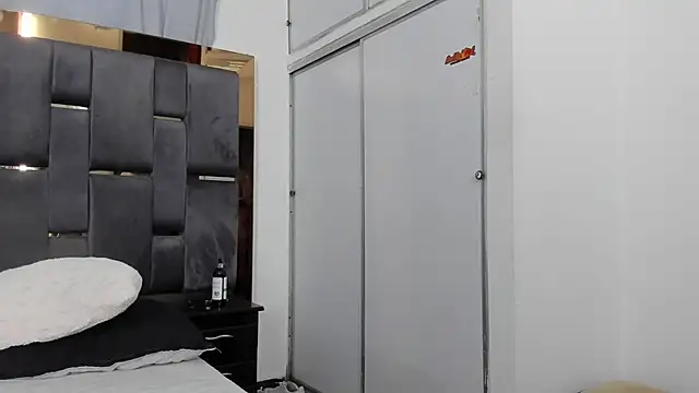 Bellahot387 online show from 09-24-25, 12:30