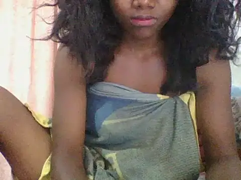 Snapshot of Hamie_sexy chatting on 11-28-25, 07:33 Hamie sexy online show from 11-28-25, 07:33