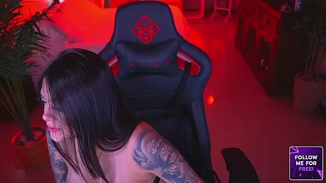 ambarEvans online show from 02-02-26, 01:04