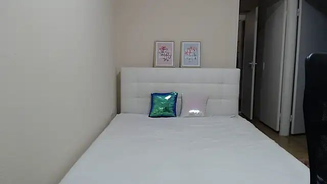 AnnaSweet18 online show from 02-02-25, 06:20