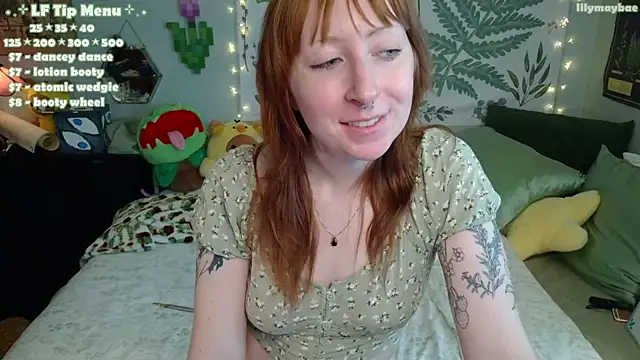 Snapshot of LilyMayBae chatting on 05-21-26, 01:23 LilyMayBae online show from 05-21-26, 01:23