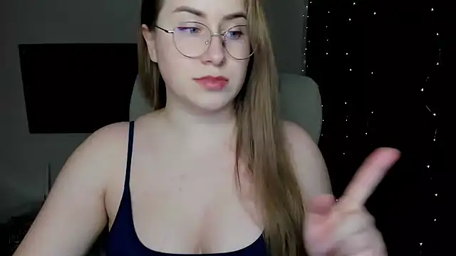 Snapshot of SeasonalSomeone chatting on 12-18-24, 05:00 SeasonalSomeone online show from 12-18-24, 05:00