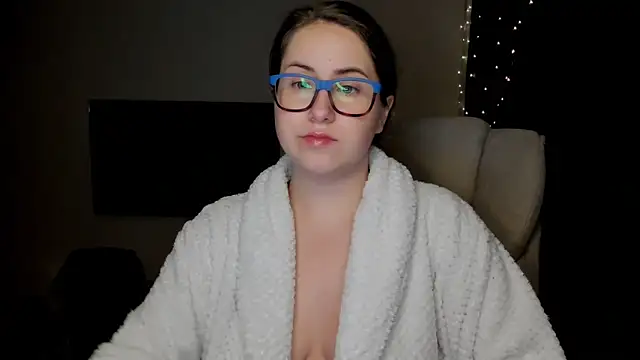 Snapshot of SeasonalSomeone chatting on 10-31-25, 10:11 SeasonalSomeone online show from 10-31-25, 10:11