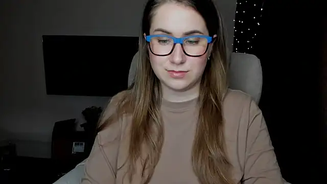 Snapshot of SeasonalSomeone chatting on 11-01-25, 09:39 SeasonalSomeone online show from 11-01-25, 09:39