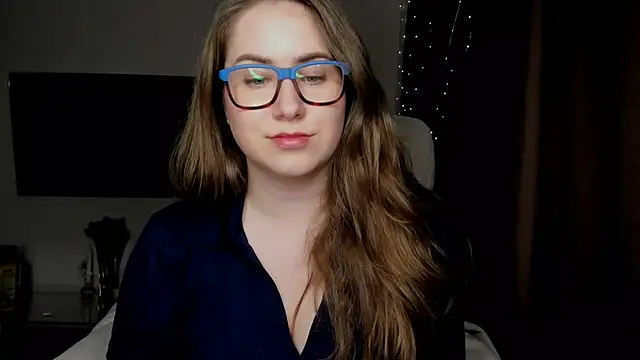 Snapshot of SeasonalSomeone chatting on 11-21-25, 03:11 SeasonalSomeone online show from 11-21-25, 03:11