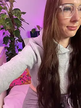 Snapshot of Trixie-Tainted chatting on 01-03-25, 08:11 Trixie-Tainted online show from 01-03-25, 08:11