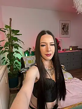 Snapshot of Trixie-Tainted chatting on 03-04-25, 04:41 Trixie-Tainted online show from 03-04-25, 04:41
