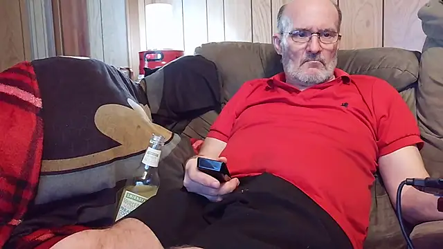 Snapshot of snickers1 chatting on 07-17-26, 02:24 snickers1 online show from 07-17-26, 02:24